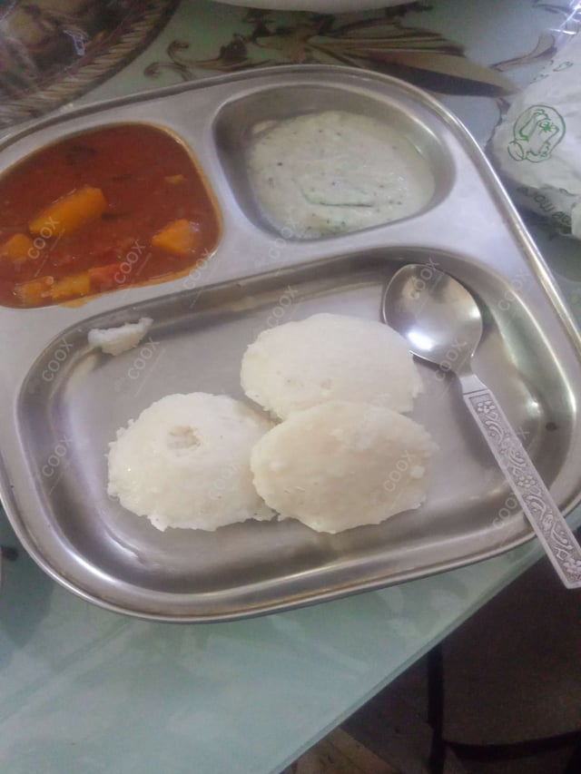 Delicious Idli Sambhar prepared by COOX