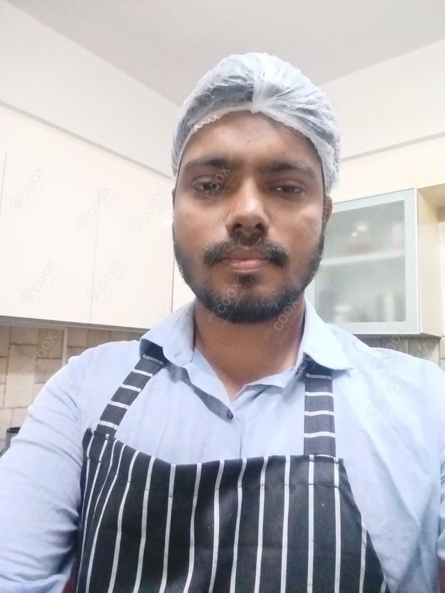 Chef from COOX at bookings. Professional cooks chefs at home