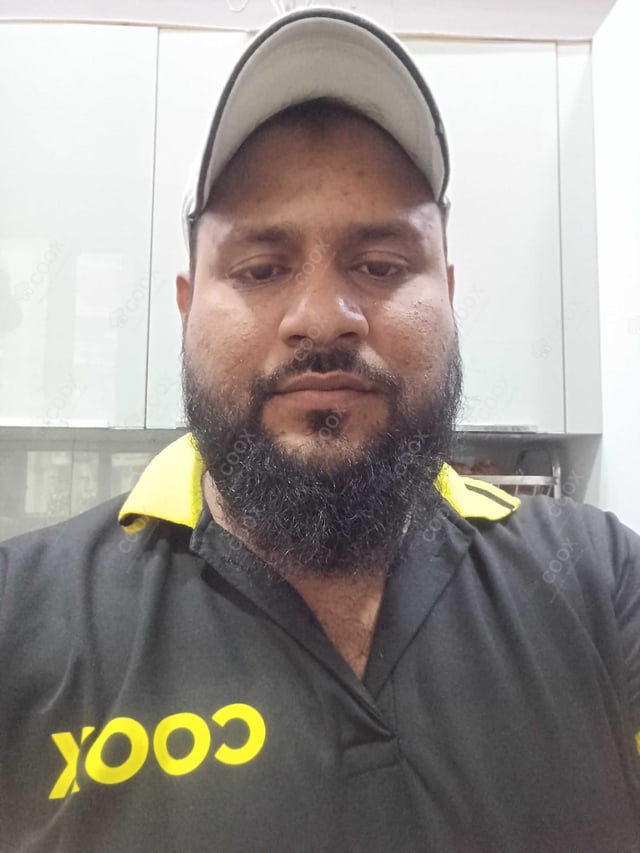 Chef from COOX at bookings. Professional cooks chefs at home