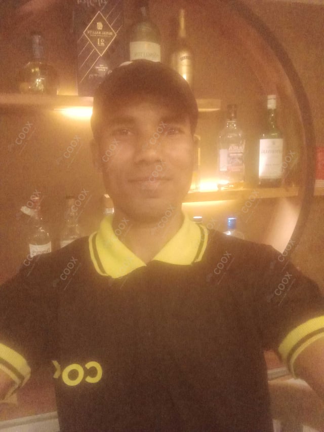 Chef from COOX at bookings. Professional cooks chefs at home