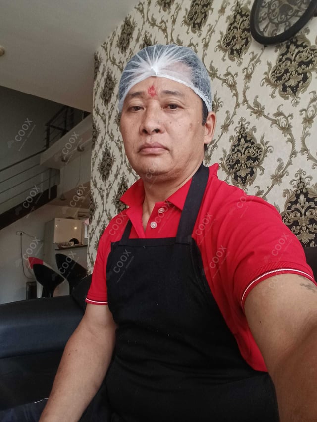 Chef from COOX at bookings. Professional cooks chefs at home