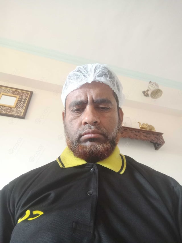 Chef from COOX at bookings. Professional cooks chefs at home