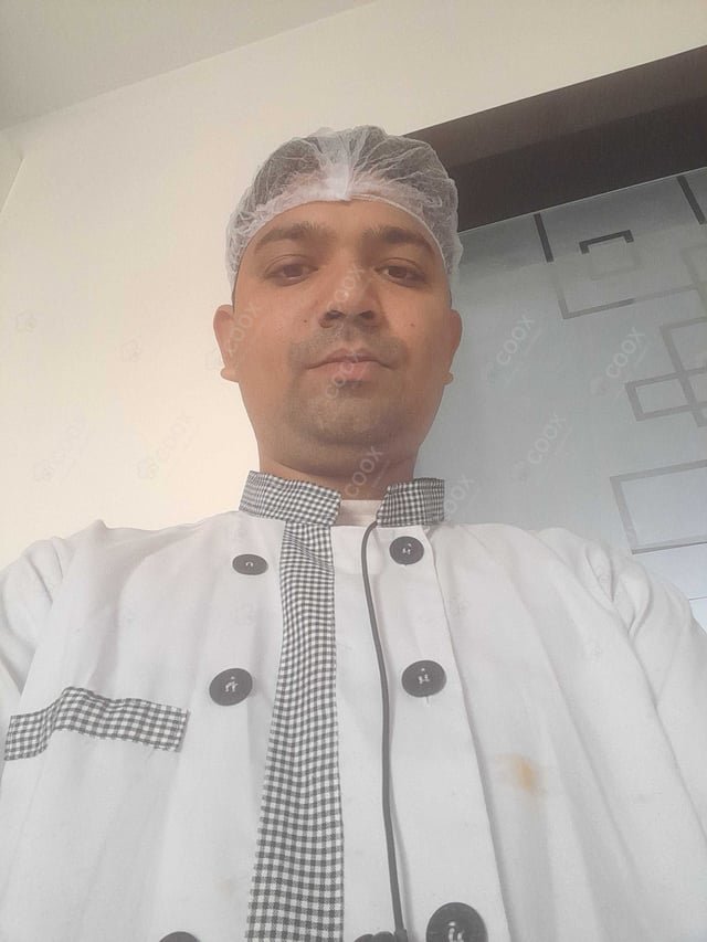 Chef from COOX at bookings. Professional cooks chefs at home