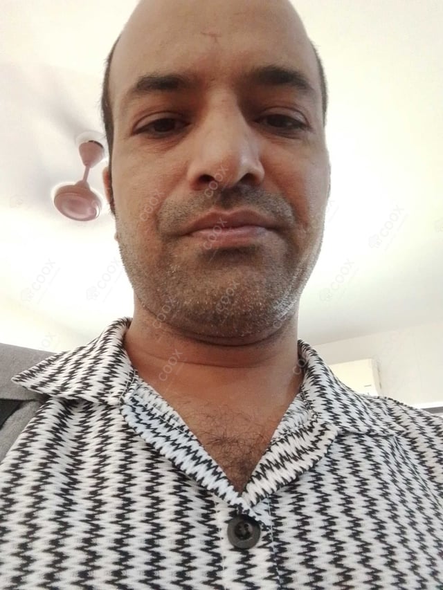 Chef from COOX at bookings. Professional cooks chefs at home