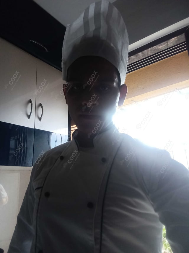 Chef from COOX at bookings. Professional cooks chefs at home