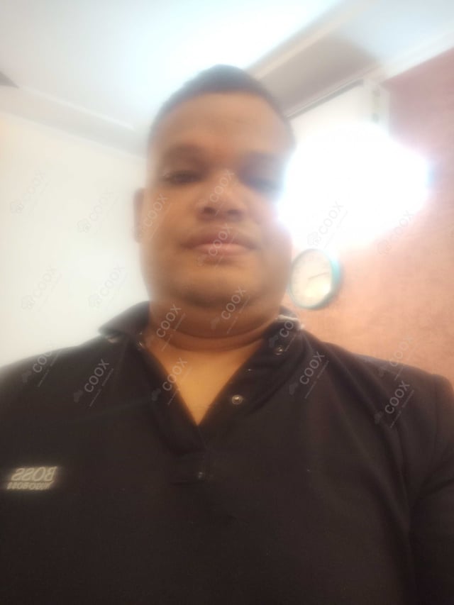 Chef from COOX at bookings. Professional cooks chefs at home