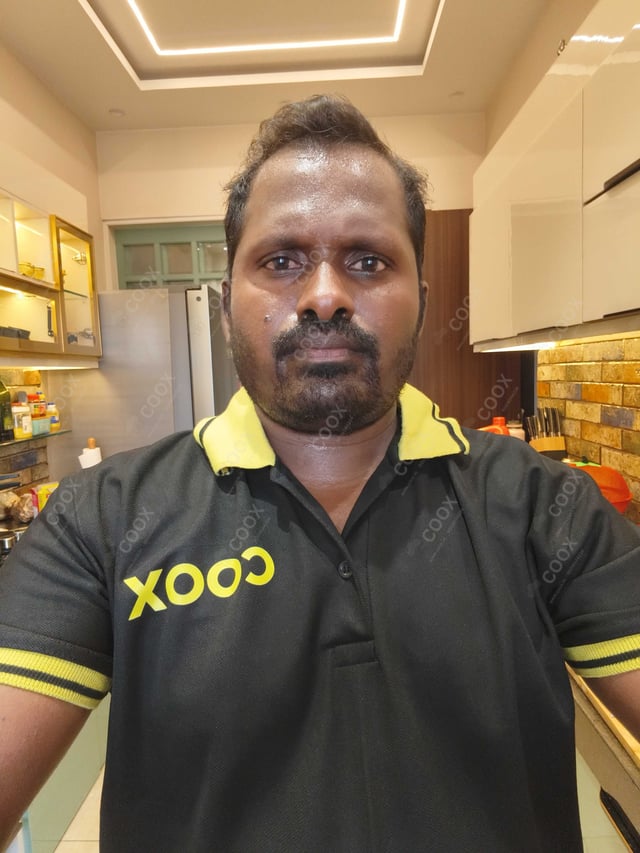 Chef from COOX at bookings. Professional cooks chefs at home