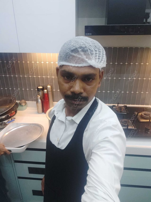 Chef from COOX at bookings. Professional cooks chefs at home