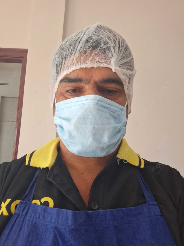 Chef from COOX at bookings. Professional cooks chefs at home