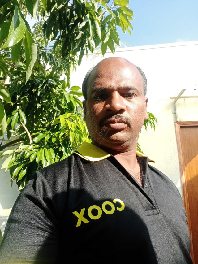 Chef from COOX at bookings. Professional cooks chefs at home