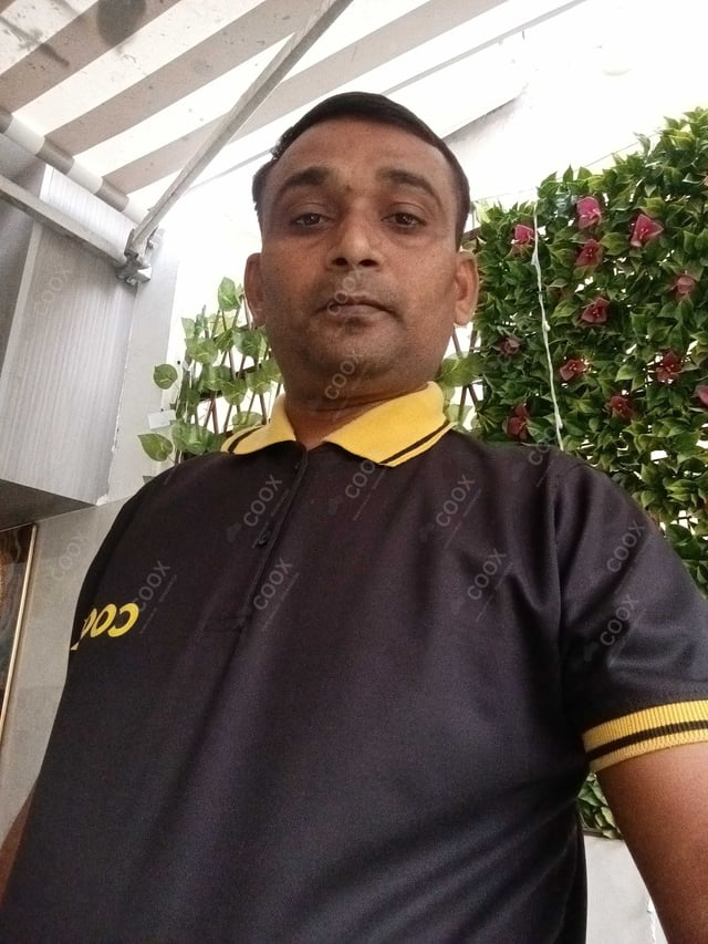 Chef from COOX at bookings. Professional cooks chefs at home