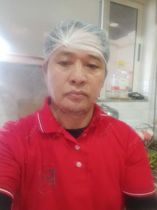 Chef from COOX at bookings. Professional cooks chefs at home