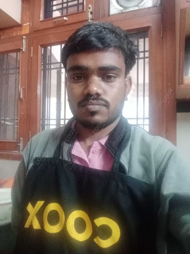 Chef from COOX at bookings. Professional cooks chefs at home