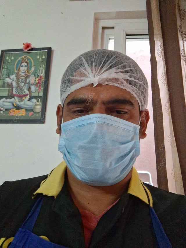 Chef from COOX at bookings. Professional cooks chefs at home