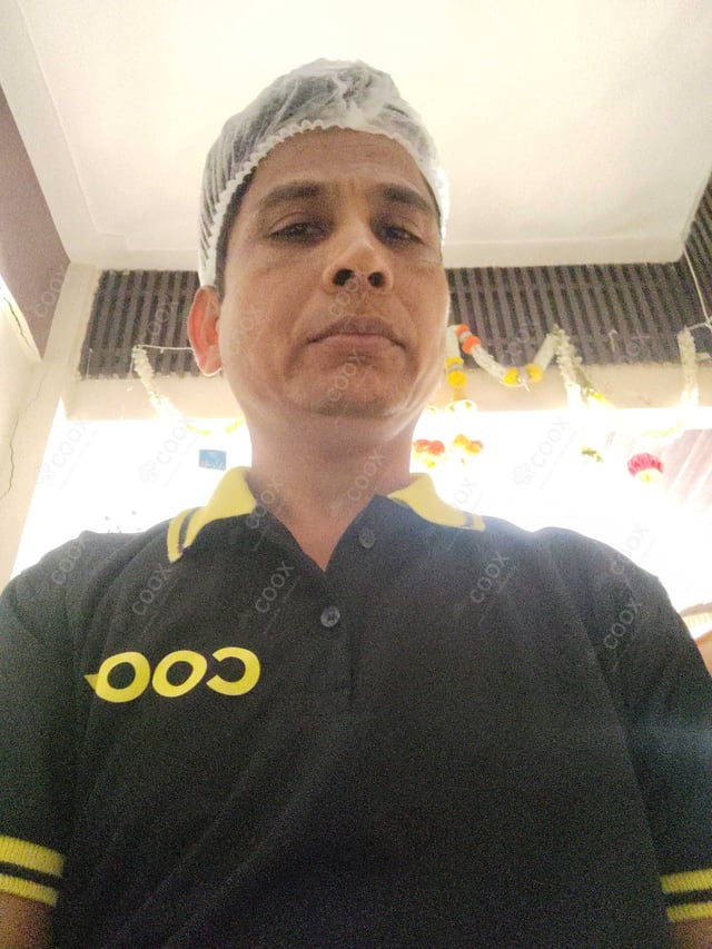 Chef from COOX at bookings. Professional cooks chefs at home