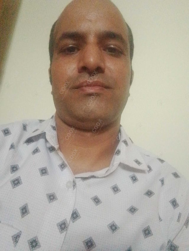 Chef from COOX at bookings. Professional cooks chefs at home