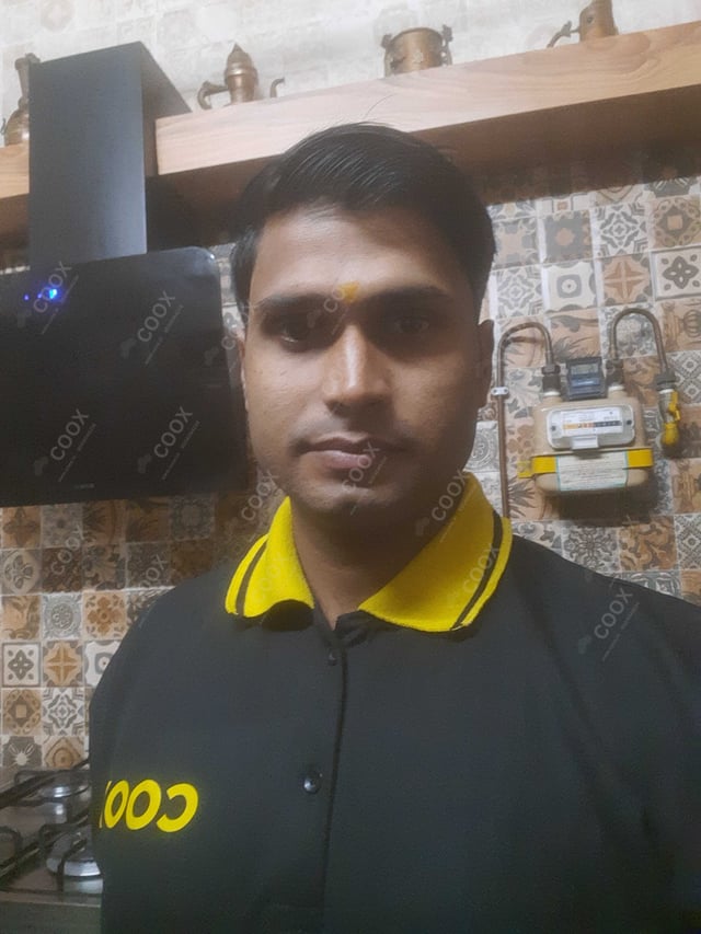 Chef from COOX at bookings. Professional cooks chefs at home