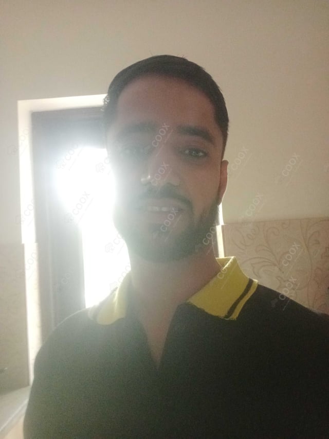 Chef from COOX at bookings. Professional cooks chefs at home