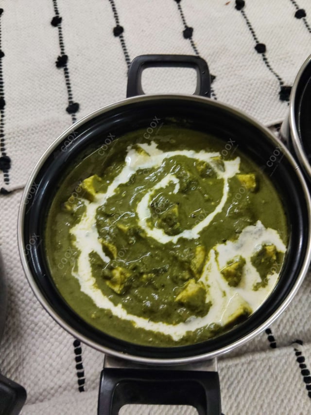 Delicious Palak Paneer prepared by COOX