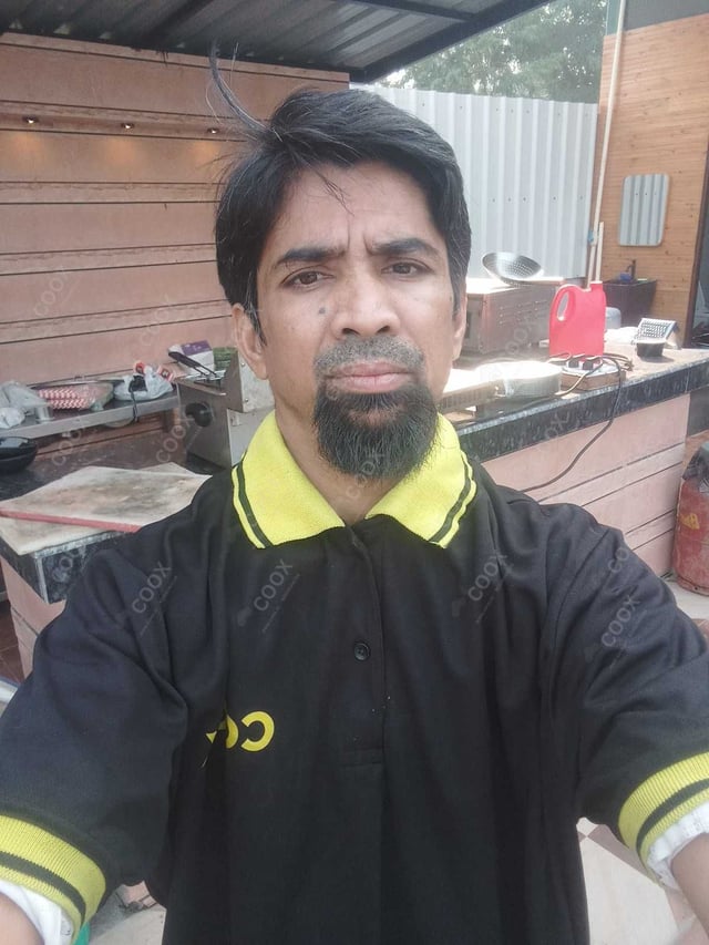 Chef from COOX at bookings. Professional cooks chefs at home