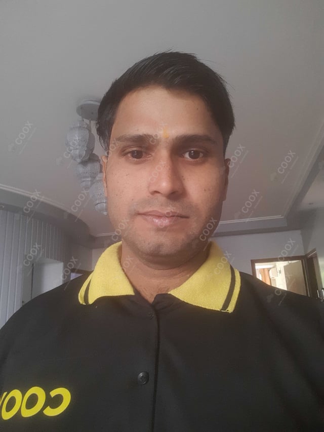 Chef from COOX at bookings. Professional cooks chefs at home