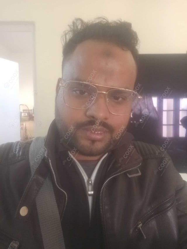 Chef from COOX at bookings. Professional cooks chefs at home