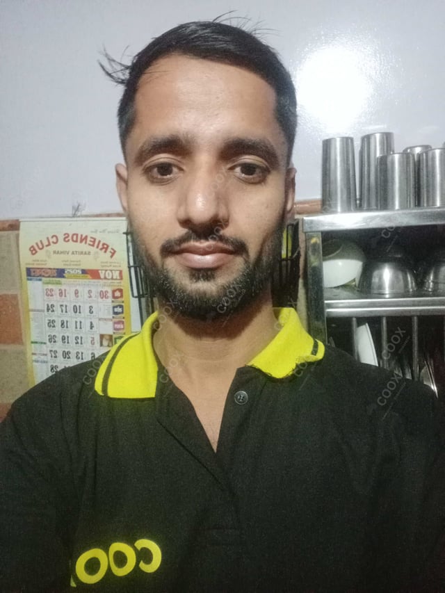 Chef from COOX at bookings. Professional cooks chefs at home