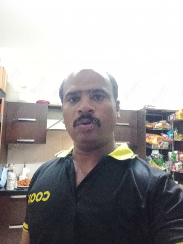 Chef from COOX at bookings. Professional cooks chefs at home