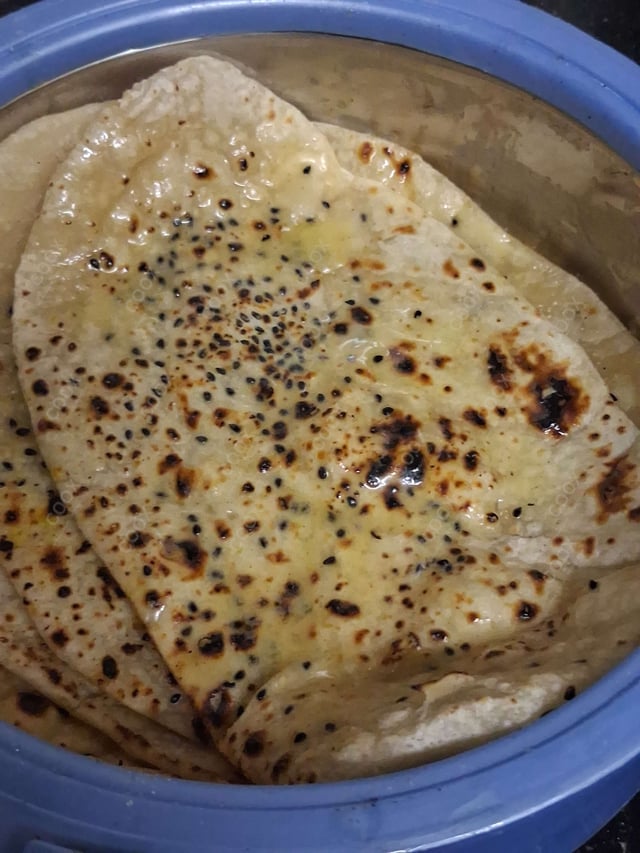 Delicious Naan (Butter / Garlic) prepared by COOX