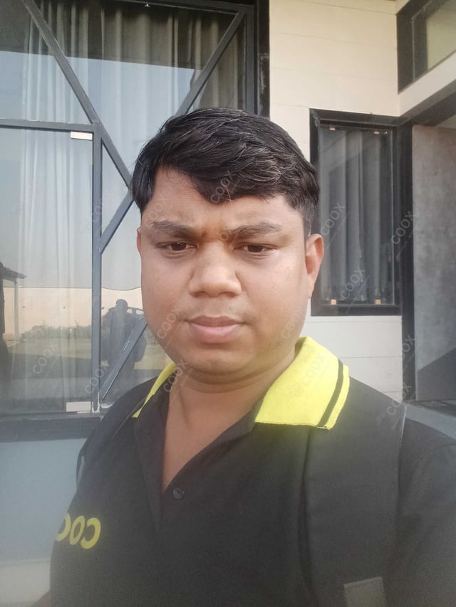 Chef from COOX at bookings. Professional cooks chefs at home