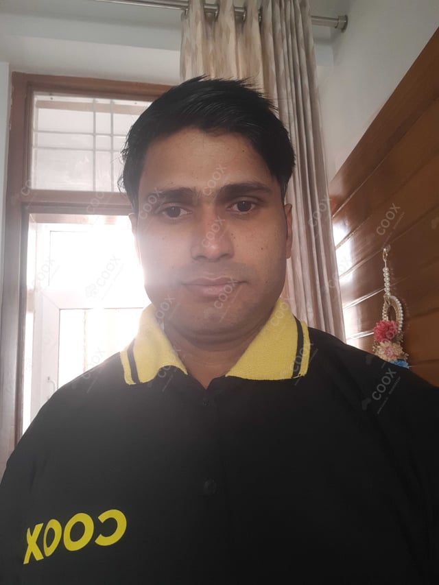 Chef from COOX at bookings. Professional cooks chefs at home