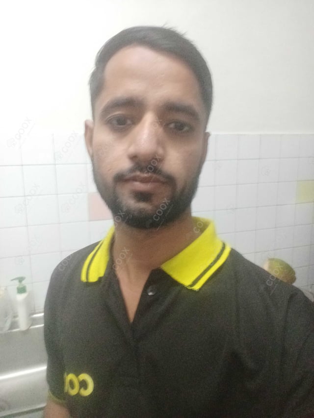 Chef from COOX at bookings. Professional cooks chefs at home