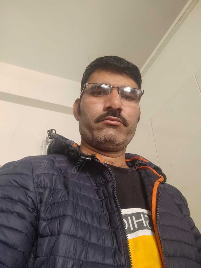 Chef from COOX at bookings. Professional cooks chefs at home