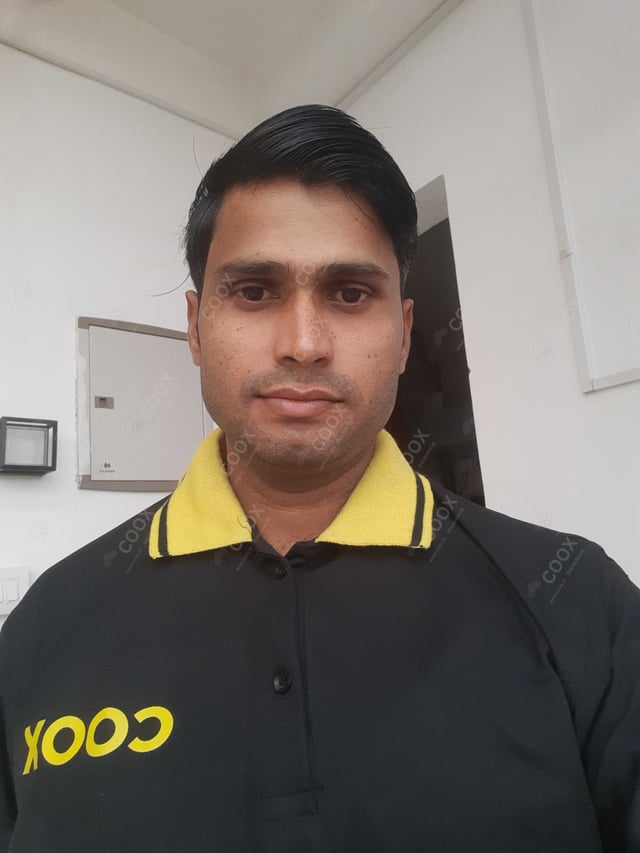 Chef from COOX at bookings. Professional cooks chefs at home