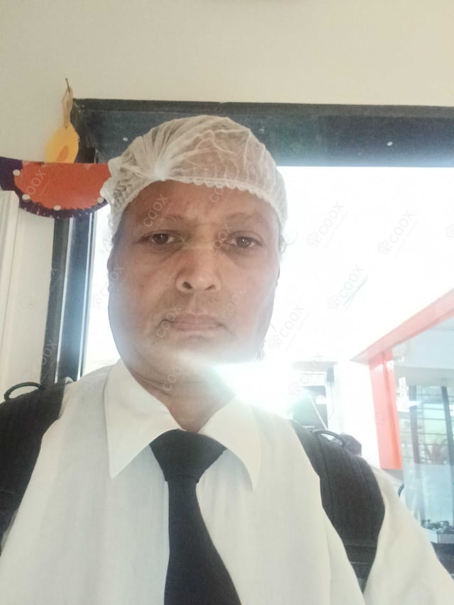 Chef from COOX at bookings. Professional cooks chefs at home