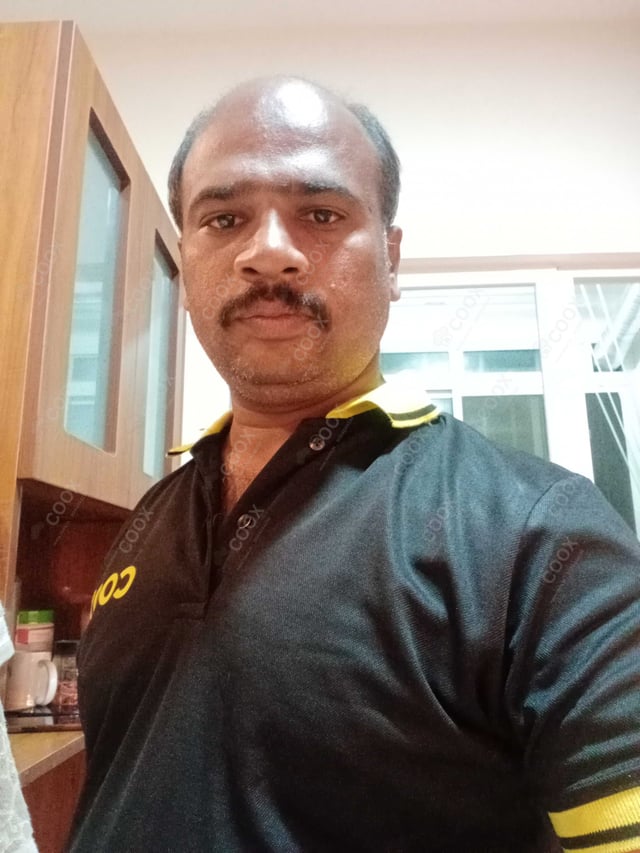 Chef from COOX at bookings. Professional cooks chefs at home