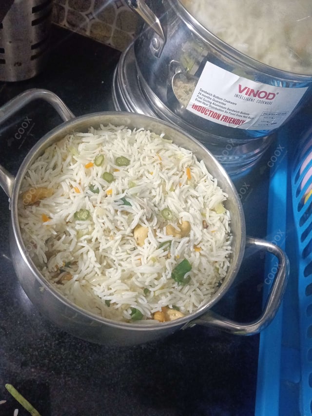 Delicious Veg Fried Rice prepared by COOX