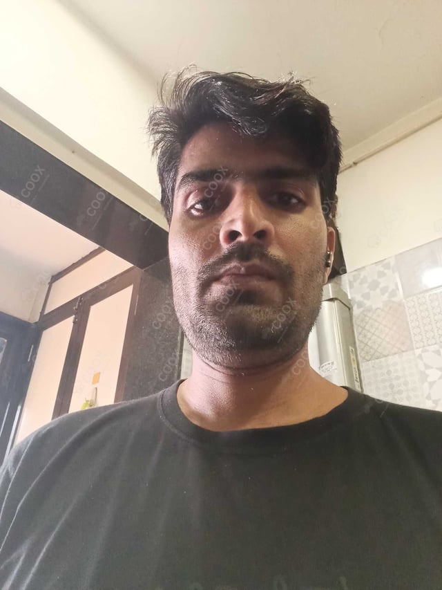 Chef from COOX at bookings. Professional cooks chefs at home