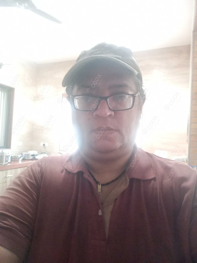 Chef from COOX at bookings. Professional cooks chefs at home