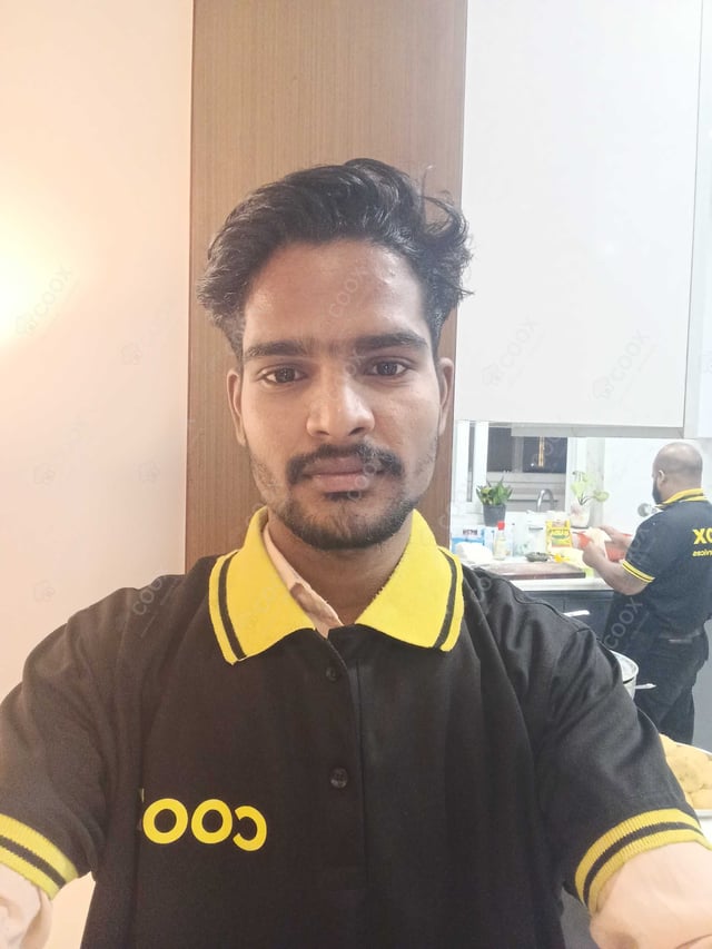 Chef from COOX at bookings. Professional cooks chefs at home