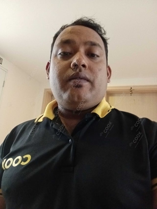 Chef from COOX at bookings. Professional cooks chefs at home