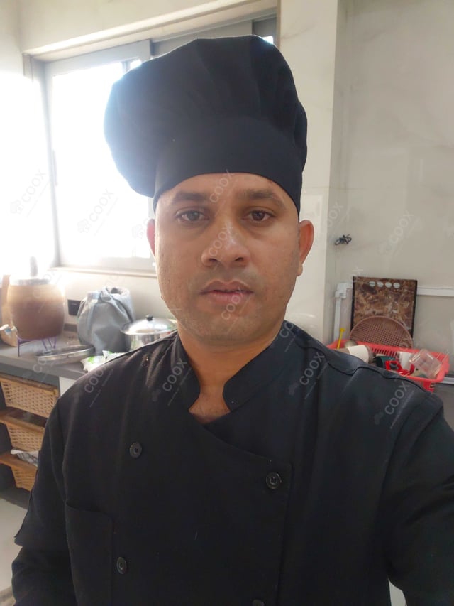 Chef from COOX at bookings. Professional cooks chefs at home