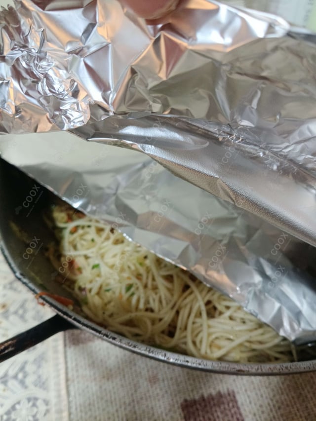 Delicious Veg Hakka Noodles prepared by COOX