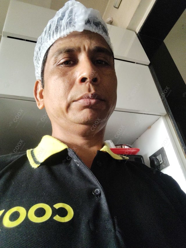 Chef from COOX at bookings. Professional cooks chefs at home