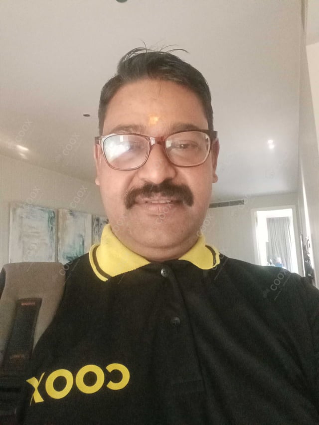 Chef from COOX at bookings. Professional cooks chefs at home