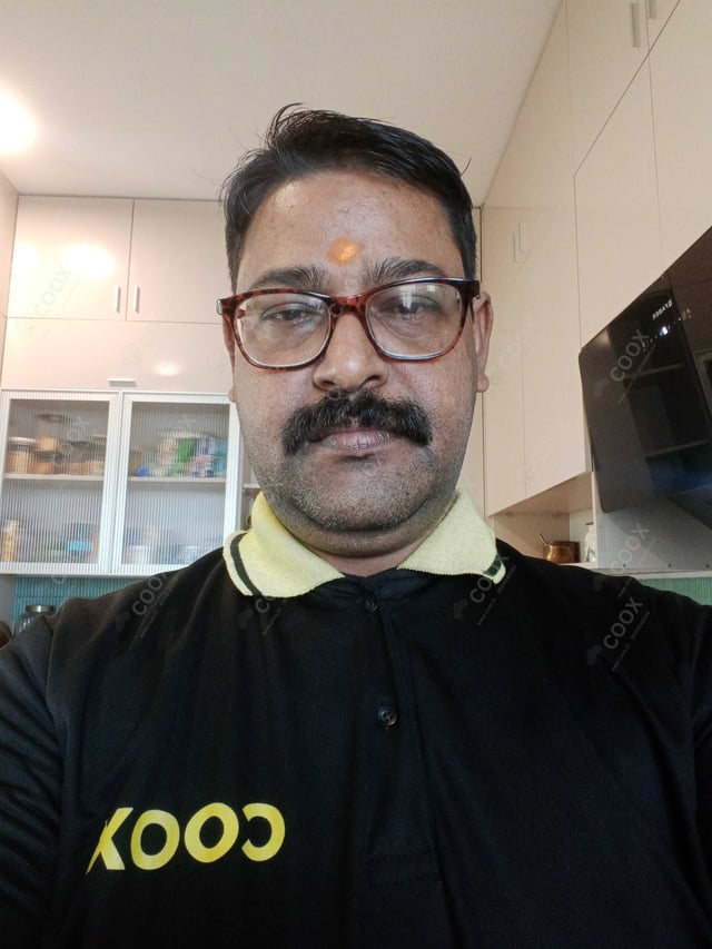 Chef from COOX at bookings. Professional cooks chefs at home