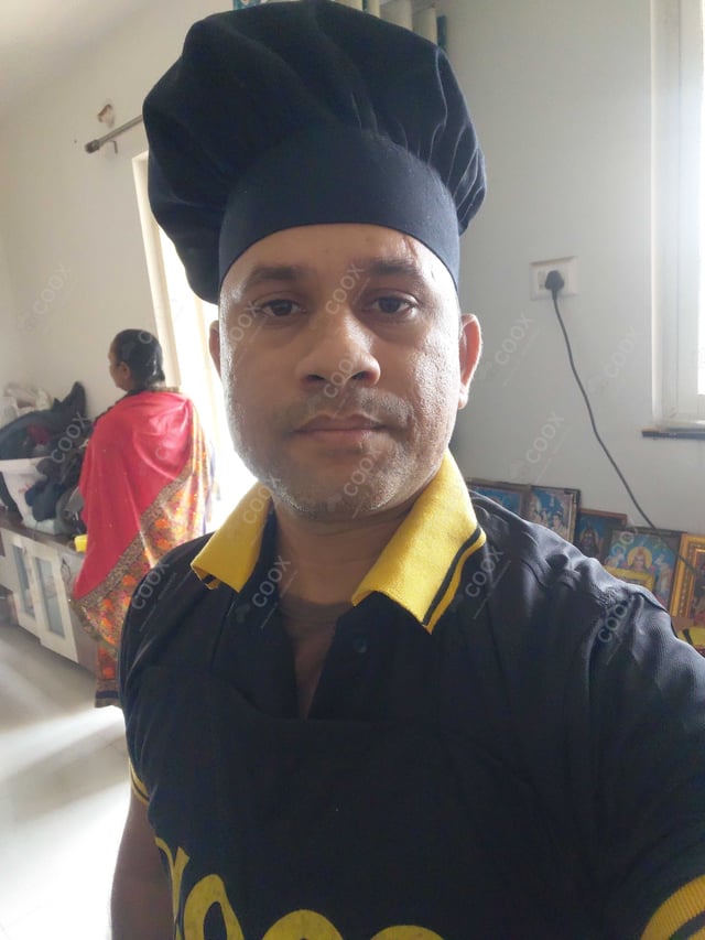 Chef from COOX at bookings. Professional cooks chefs at home