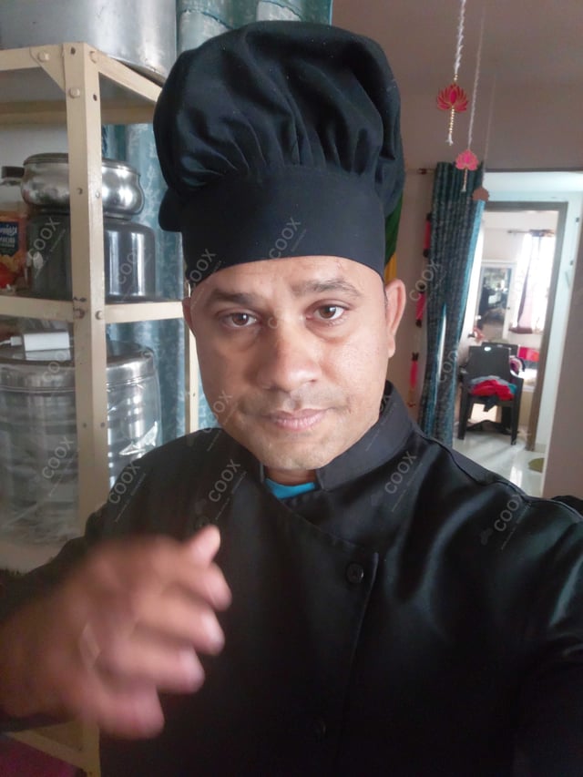 Chef from COOX at bookings. Professional cooks chefs at home