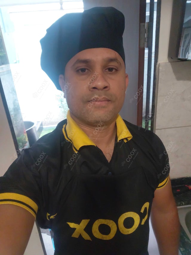 Chef from COOX at bookings. Professional cooks chefs at home