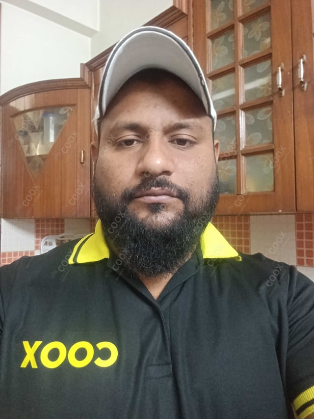 Chef from COOX at bookings. Professional cooks chefs at home